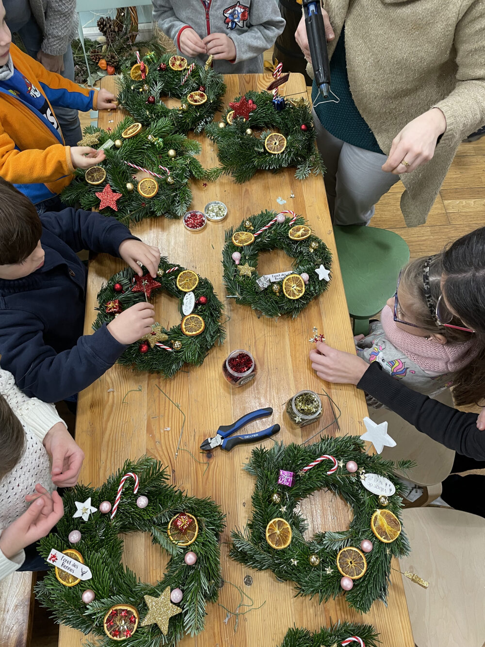 couronne de noël, atelier floral pom violette gex